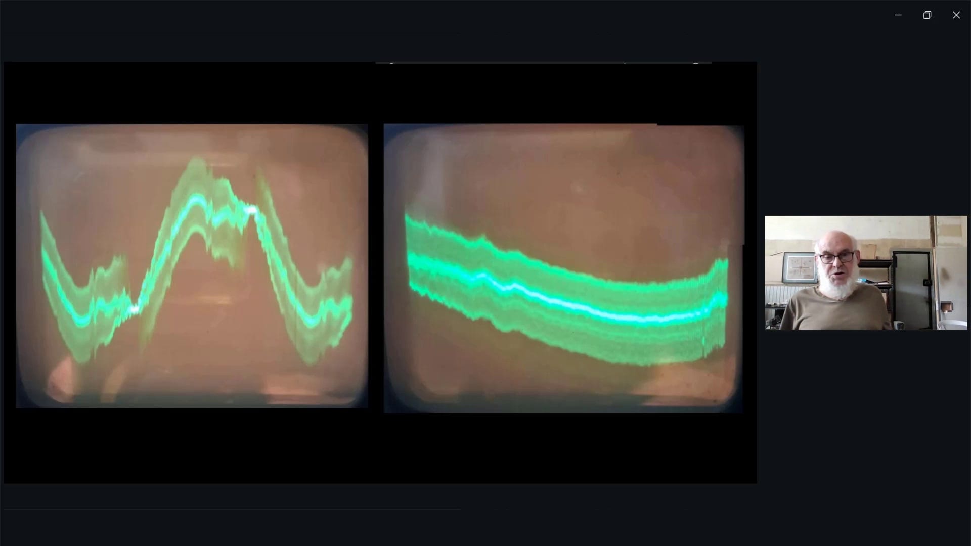 Oscilloscope traces of the current flowing in the neutral, with radio-frequency content riding on the waveform